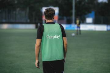 头条世界杯｜法国队申诉奥利塞黄牌无果，比伯出演决赛中场秀（配图示意）